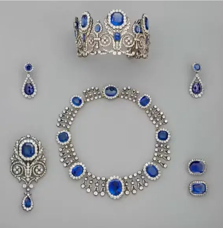 جزئیاتی از شرمآورترین سرقت تاریخی  فرانسه | چگونه جواهرات دوران امپراتوری تنها در عرض 4 دقیقه سرقت شدند؟