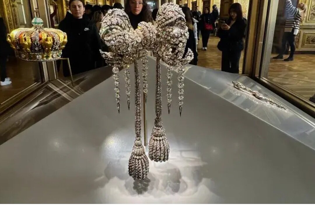 جزئیاتی از شرمآورترین سرقت تاریخی  فرانسه | چگونه جواهرات دوران امپراتوری تنها در عرض 4 دقیقه سرقت شدند؟