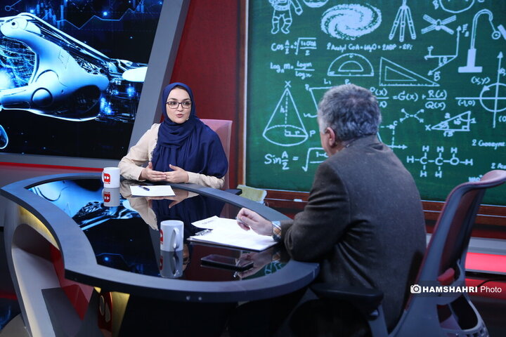 برنامه دانستنیها