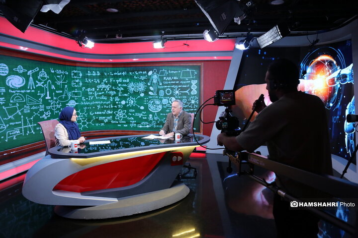 برنامه دانستنیها
