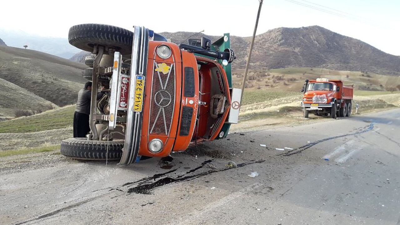 واژگونی کامیون