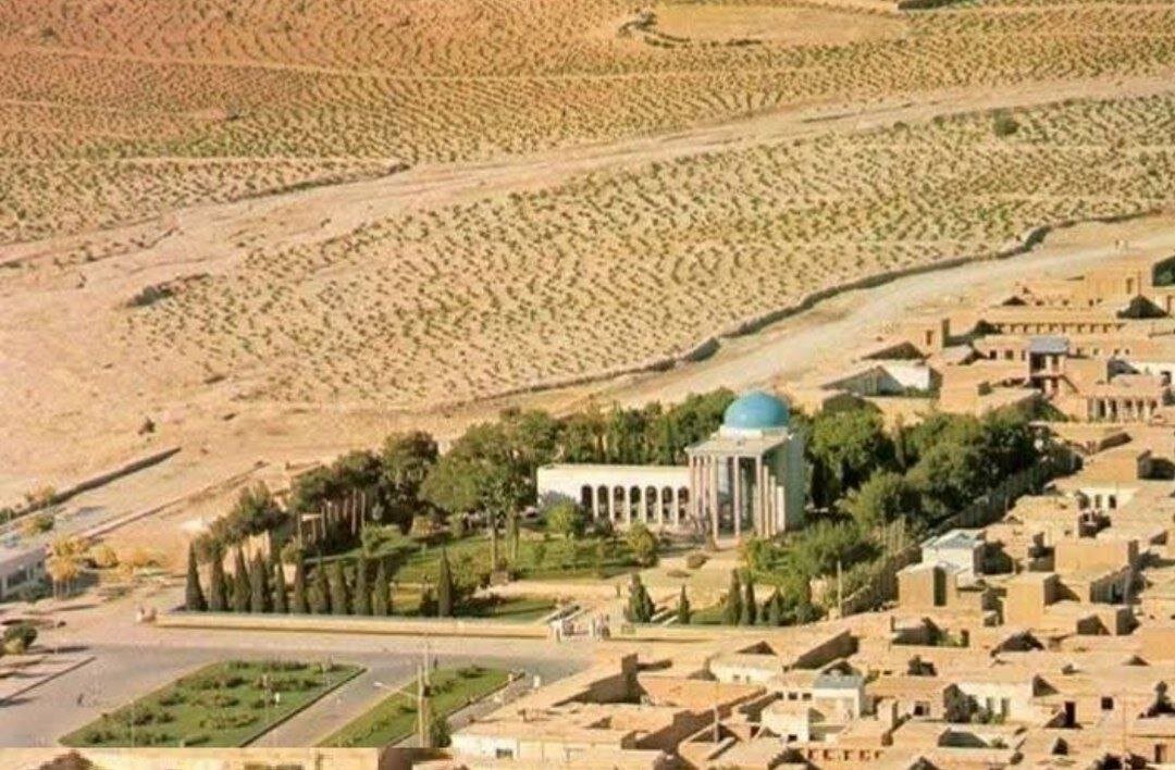 آرامگاه سعدی در دهه چهل به چه شکل بود؟ | عکس
