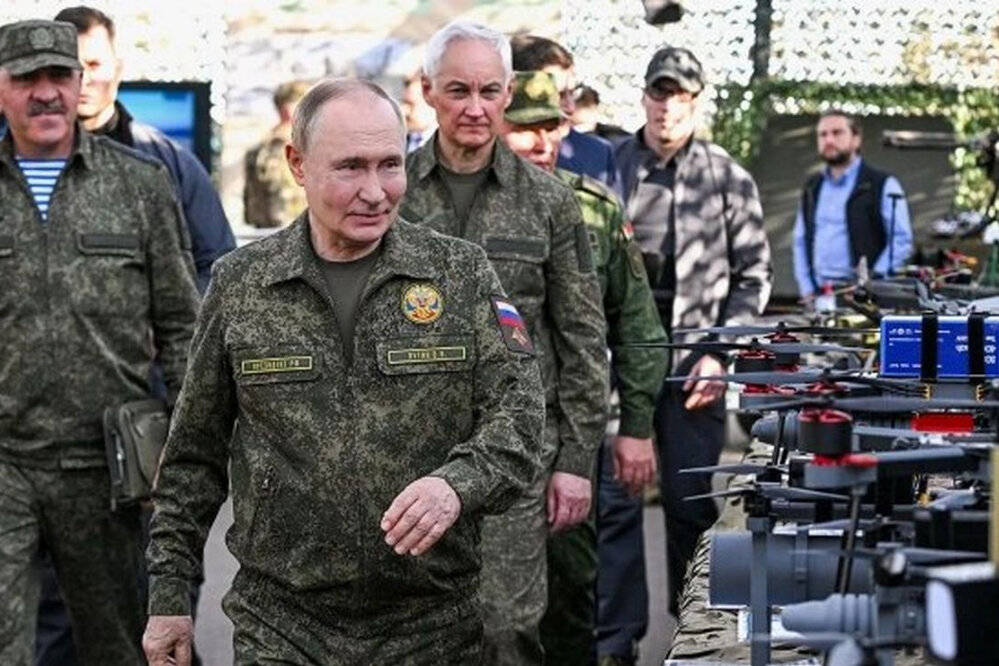 پوتین از خط‌مقدم جنگ بازدید کرد  |۱۰ هزار نیروی اوکراینی در محاصره روسیه