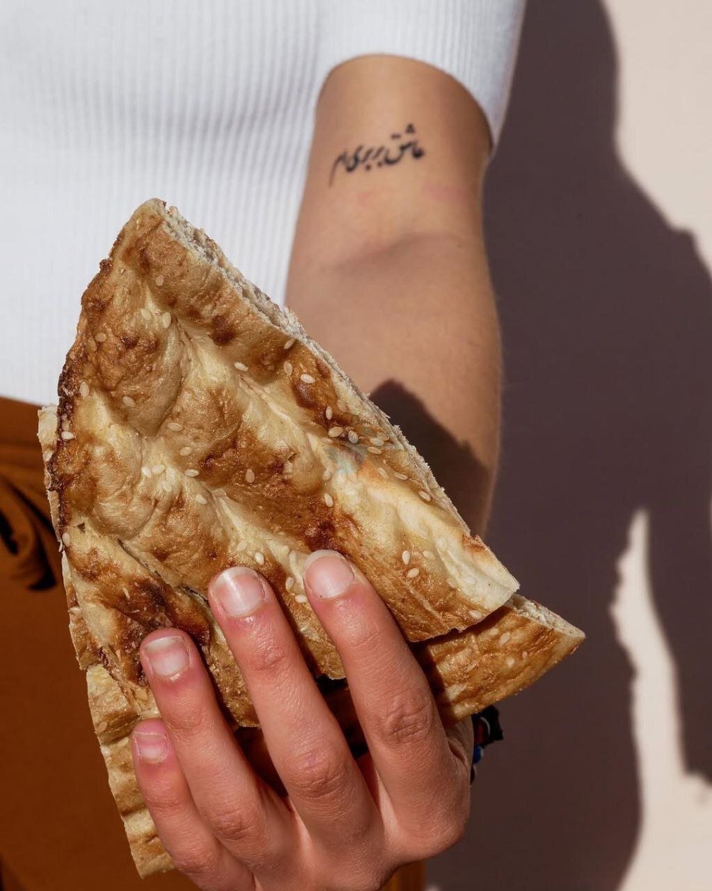 گردشگر زن اسپانیایی دلش در تهران جا ماند؛ داستان عاشقی یک گردشگر خارجی | تصاویر