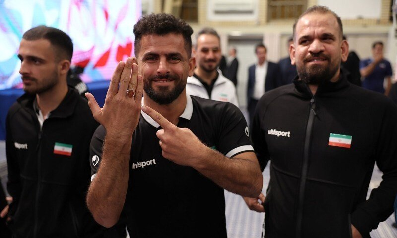 مجبور شدم با صدای ناشنوایی فریاد بزنم «رهبر»  | ایشان سر خود را به‌ طرف من چرخاند و ... | روایت شنیدنی ورزشکار ناشنوا از یک دیدار خاص