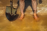 تصاویر دیدنی؛ برداشت سنتی نمک از رودخانه «کال‌شور»