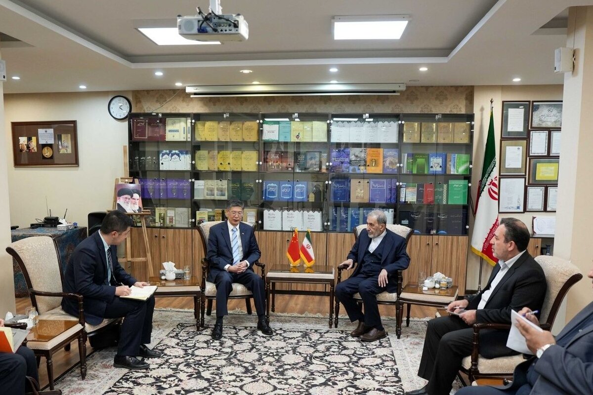 مشاور رهبر انقلاب با سفیر چین دیدار کرد + عکس و جزئیات