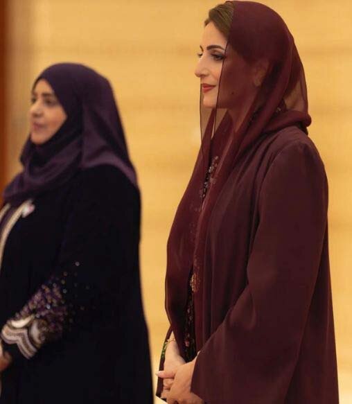 تصاویری از پوشش خاص همسر سلطان عمان در یک مراسم