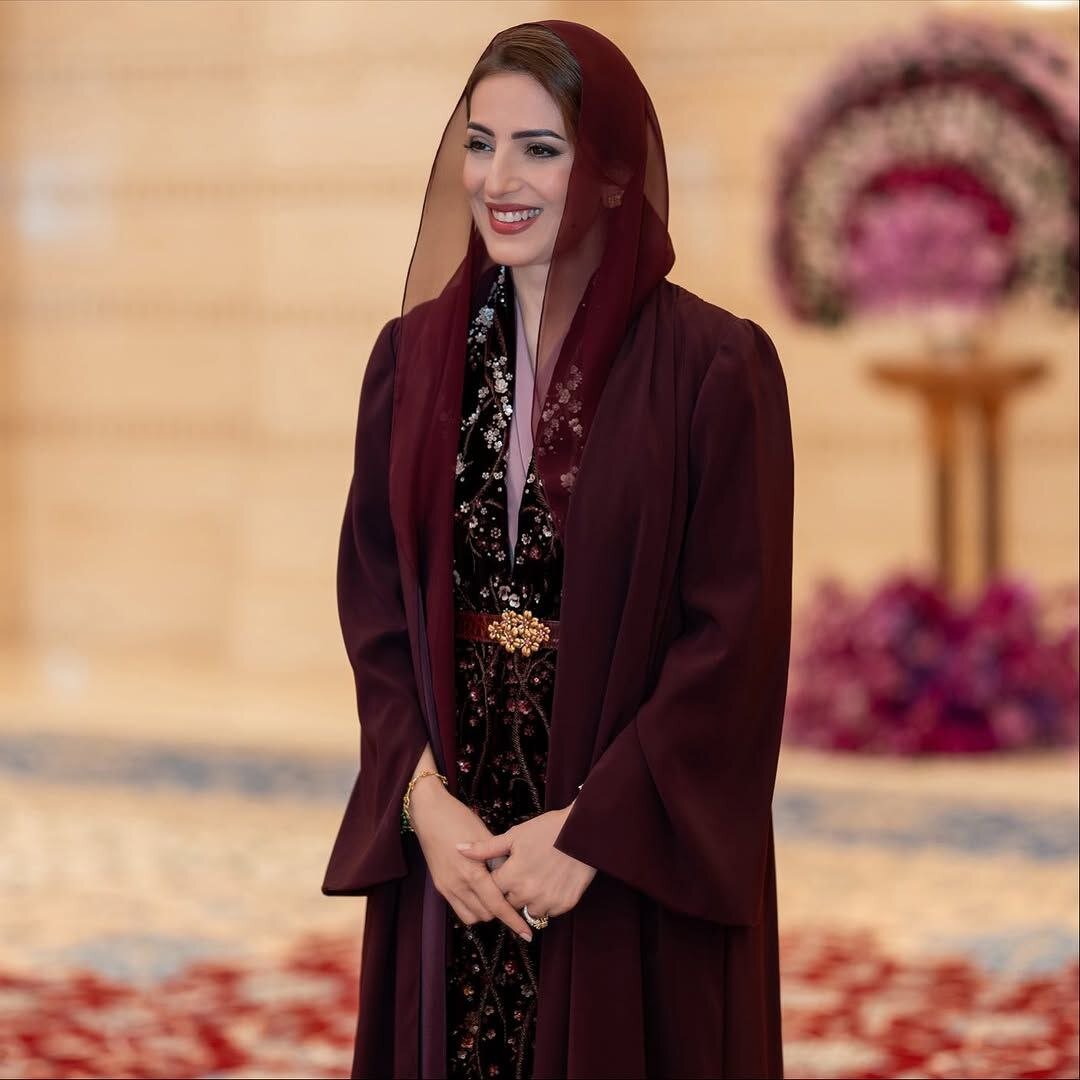 تصاویری از پوشش خاص همسر سلطان عمان در یک مراسم
