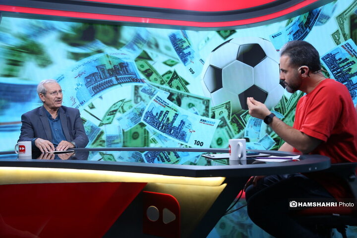 گفتگو در مورد قراردادهاي عجيب لیگ فوتبال