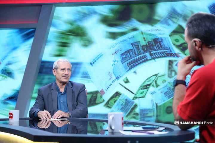 گفتگو در مورد قراردادهاي عجيب لیگ فوتبال