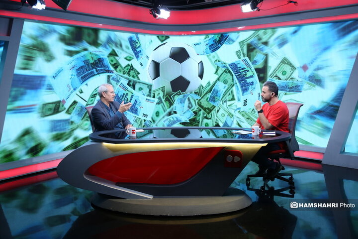 گفتگو در مورد قراردادهاي عجيب لیگ فوتبال