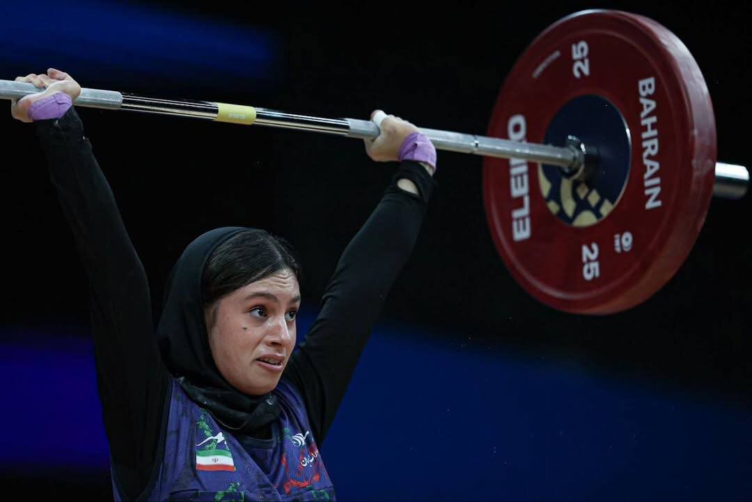 قابهای دیدنی از رکوردزنی دختر وزنهبردار ایرانی در بحرین | ببینید