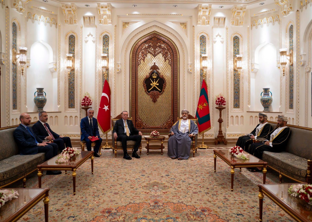 فرش های ایرانی در کاخ اصلی سلطان عمان | تصاویر