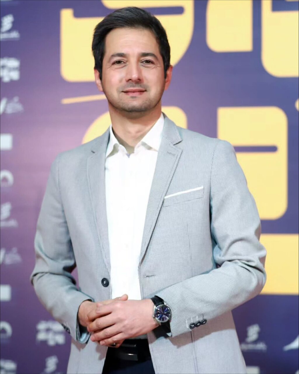 استایل جدید آزاده صمدی در کنار نجم‌ الدین شریعتی و ...| ببینید