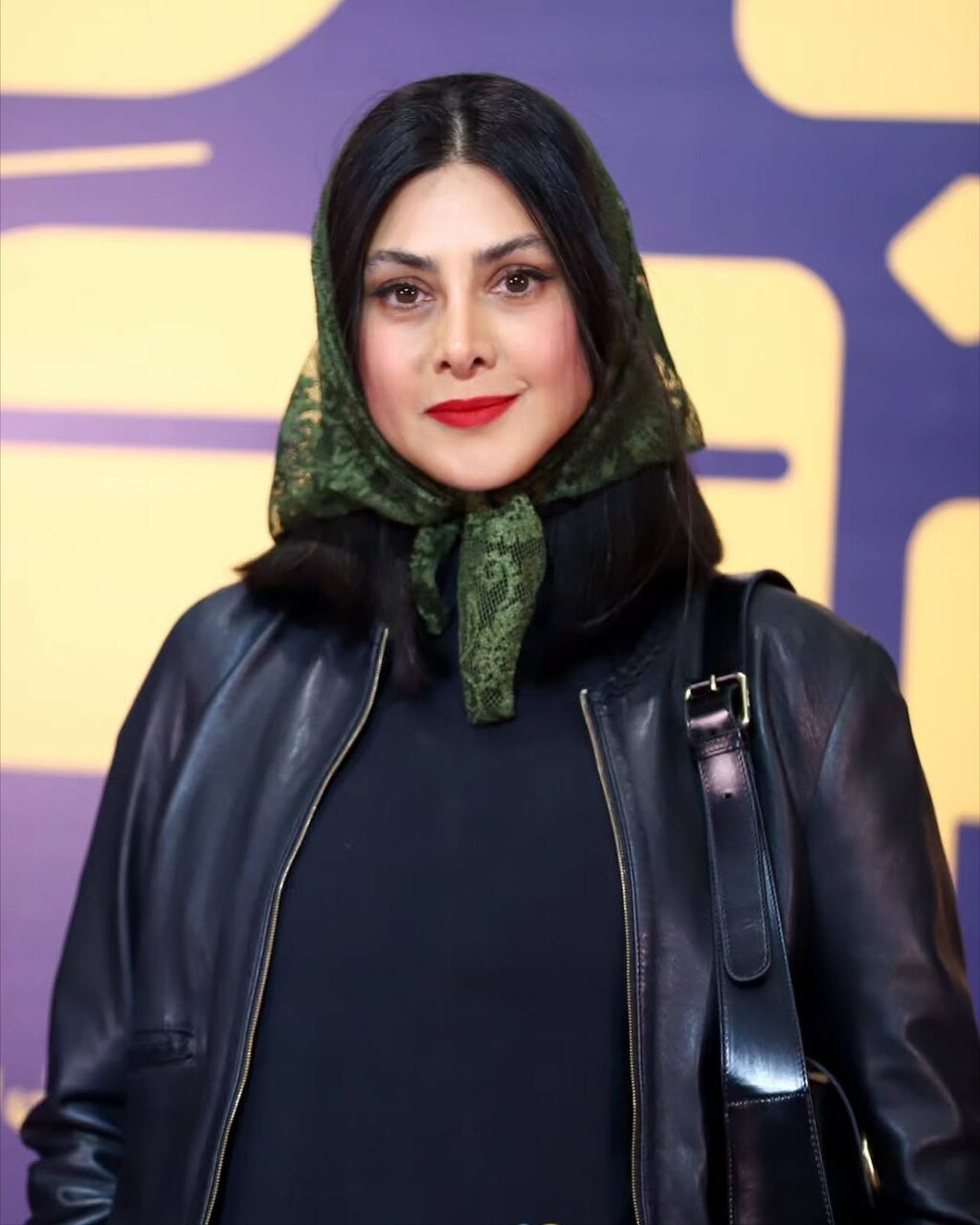 استایل جدید آزاده صمدی در کنار نجم‌ الدین شریعتی و ...| ببینید