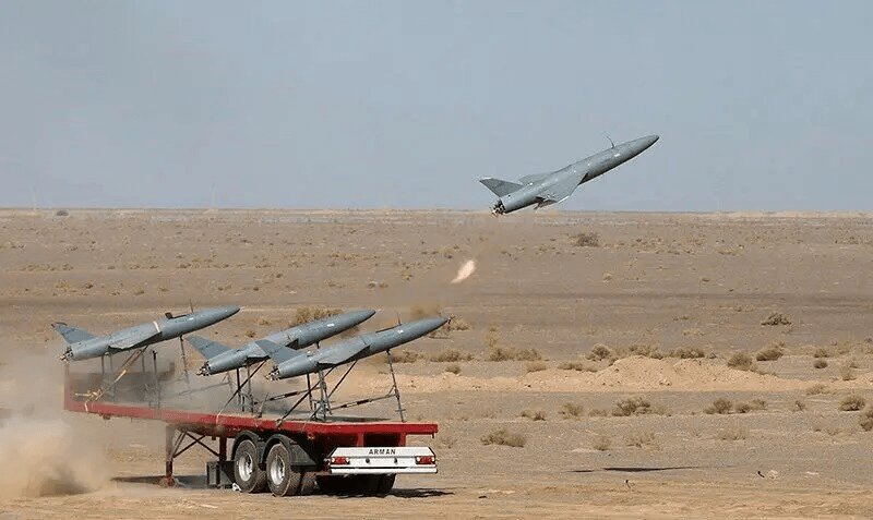 نفوذ مخفیانه به قلب اسرائیل با این پهپاد حیرت انگیز+ تصاویر | آرش-۲ چگونه از چشمان دشمن مخفی میشود؟ | این پهپاد از هر نقطه بلند میشود