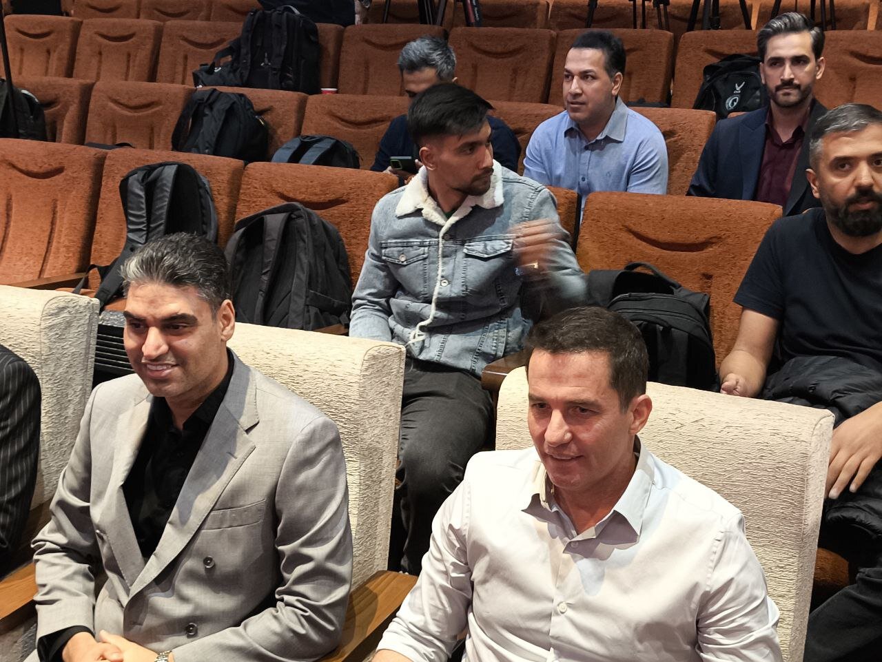 اولین تصاویر از همراهی اوسمار توسط پیمان حدادی + ویدئو | آغاز مراسم معارفه