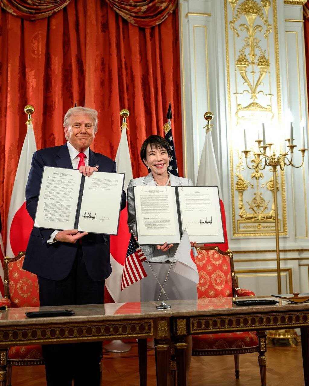 ذوق‌زدگی خانم نخست‌وزیر و گرفتن بازوی ترامپ! | تصاویر کاخ سفید از سفر ترامپ به ژاپن