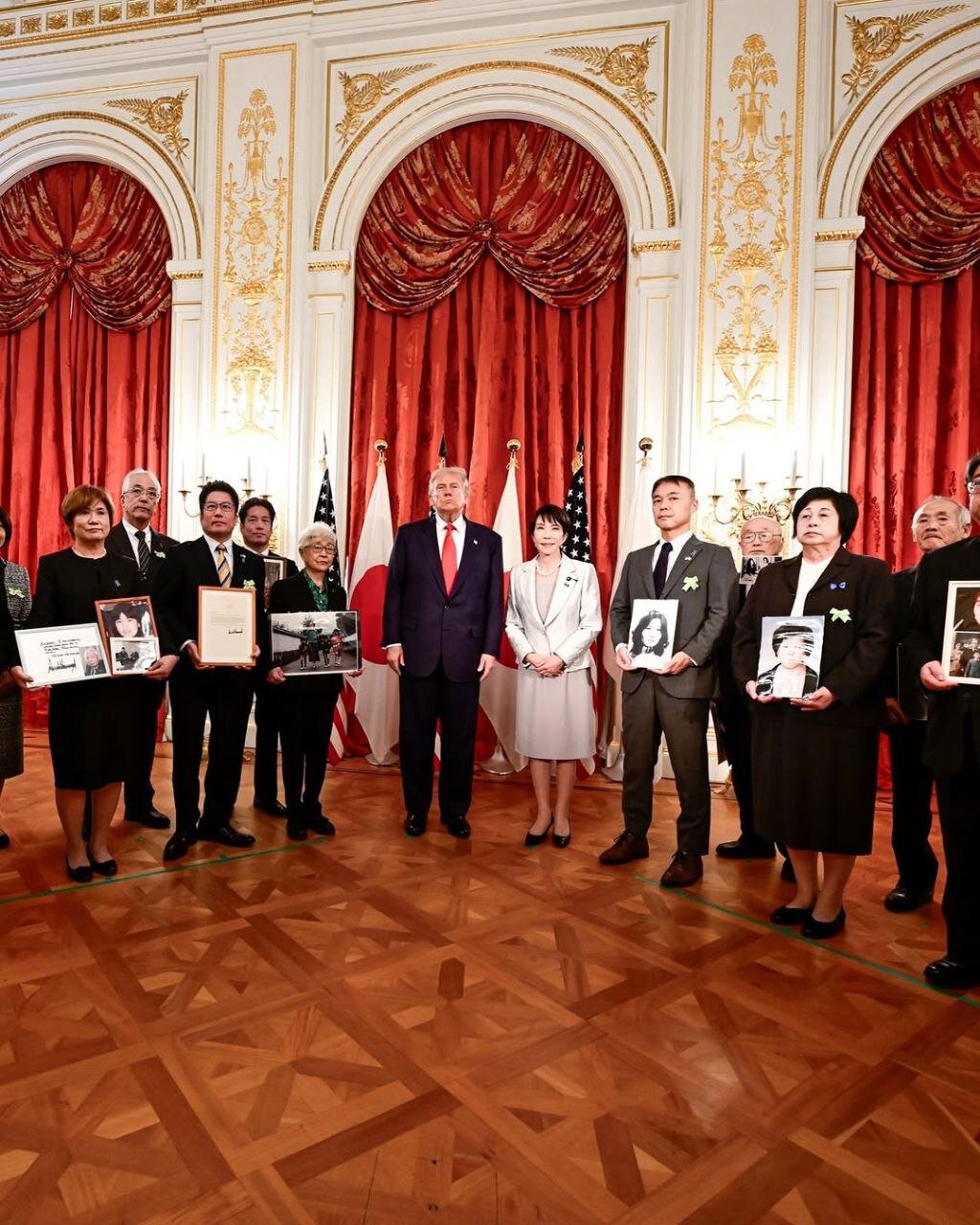 ذوقزدگی خانم نخستوزیر و گرفتن بازوی ترامپ! | تصاویر کاخ سفید از سفر ترامپ به ژاپن