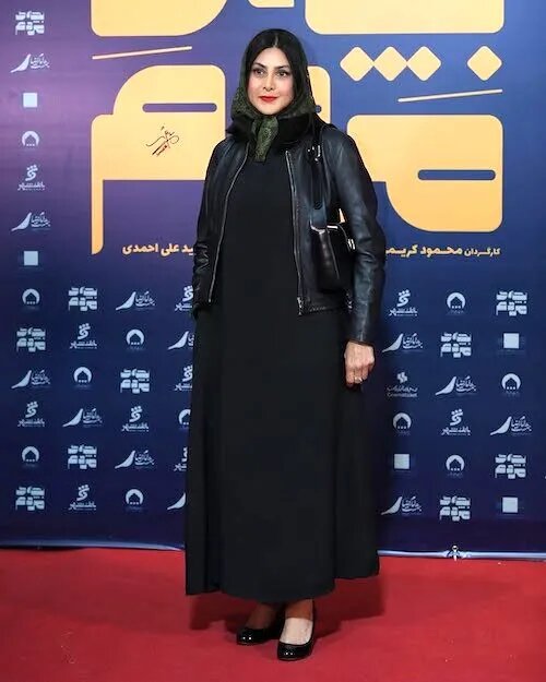 استایل ساده آزاده صمدی روی فرش قرمز | تصاویر