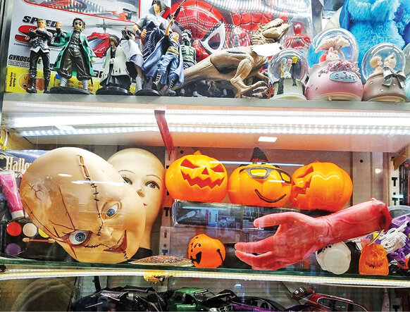 ویترین های هالووینی، جشن های وارداتی ویترین های هالووینی، جشن های وارداتی