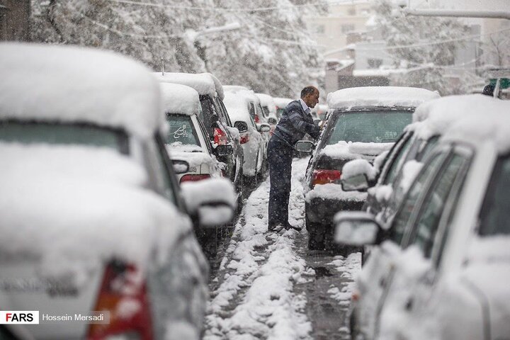 آبان ماه سال ۱۳۹۸ تهران روز برفی