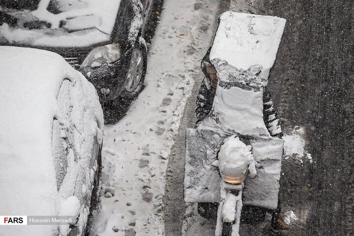 آبان ماه سال ۱۳۹۸ تهران روز برفی