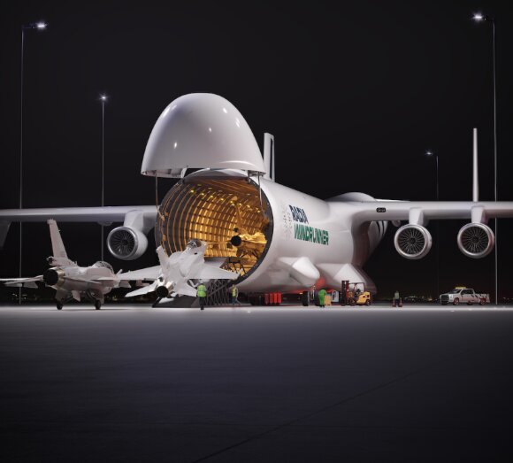 غول پرنده در راه است | ساخت بزرگترین هواپیمای جهان برای حمل توربینهای بادی و جنگندهها | این هواپیما هم اندازه زمین فوتبال است