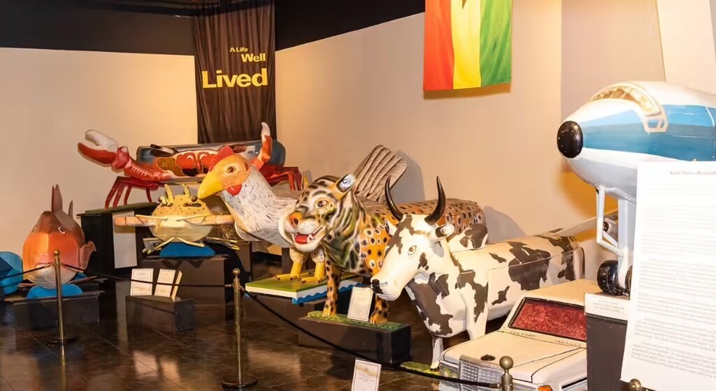 دفن مردگان در تابوتهای فانتزی! | عکس