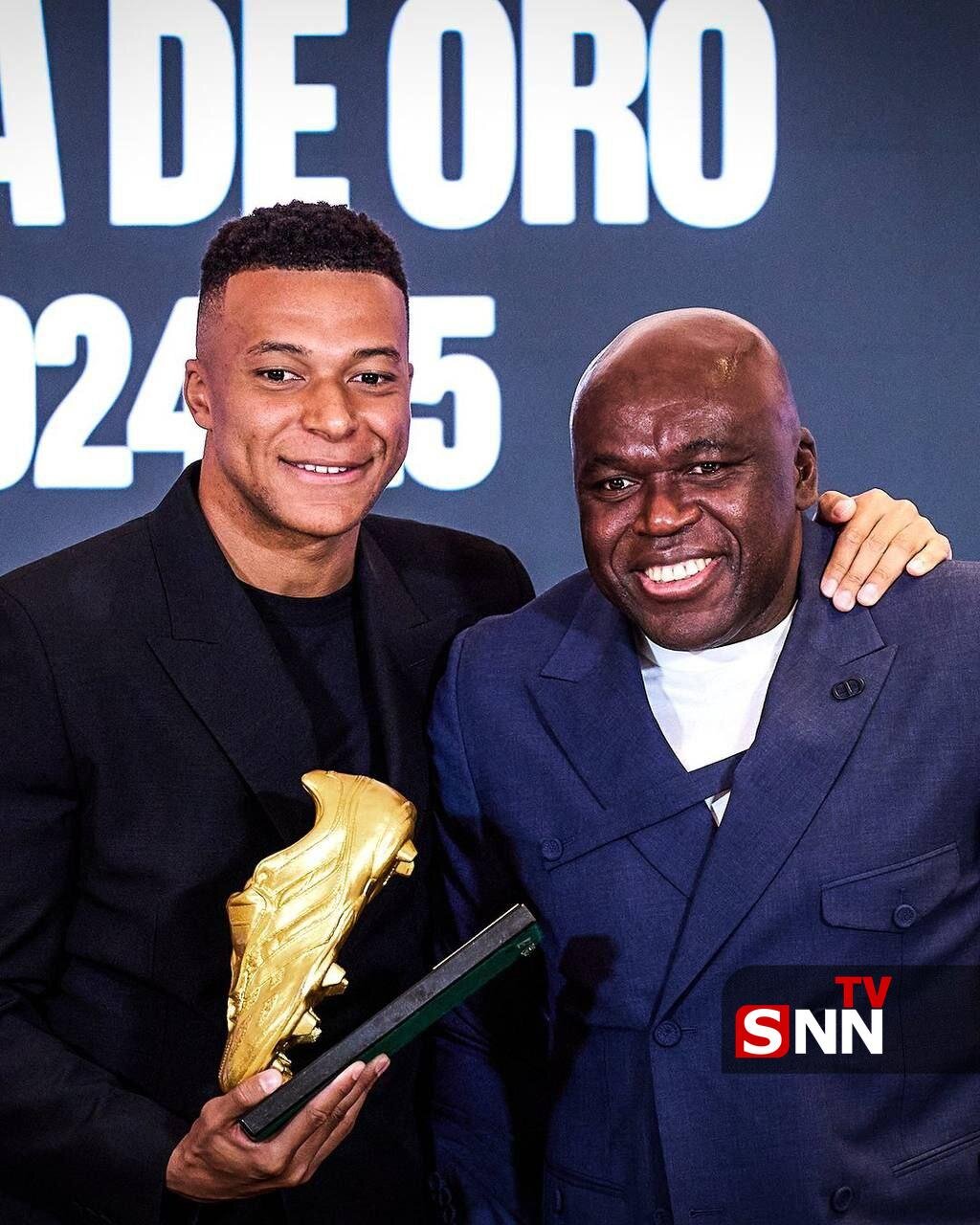 امباپه کفش طلا پوشید؛ تصاویری از مراسم باشکوه اهدای کفش طلا به کیلیان را ببینید