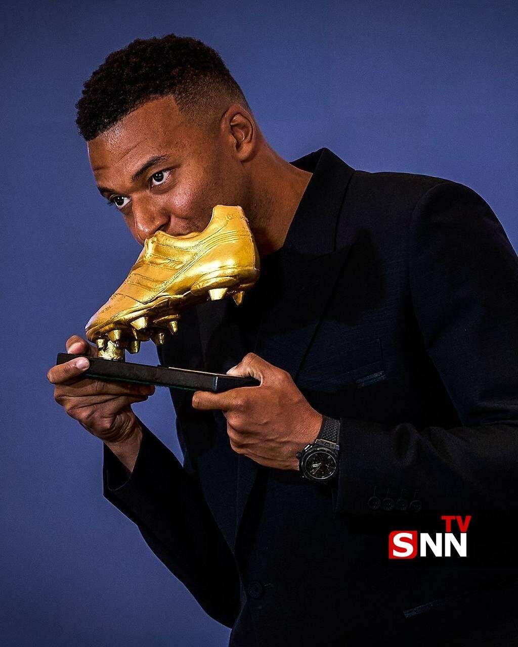 امباپه کفش طلا پوشید؛ تصاویری از مراسم باشکوه اهدای کفش طلا به کیلیان را ببینید