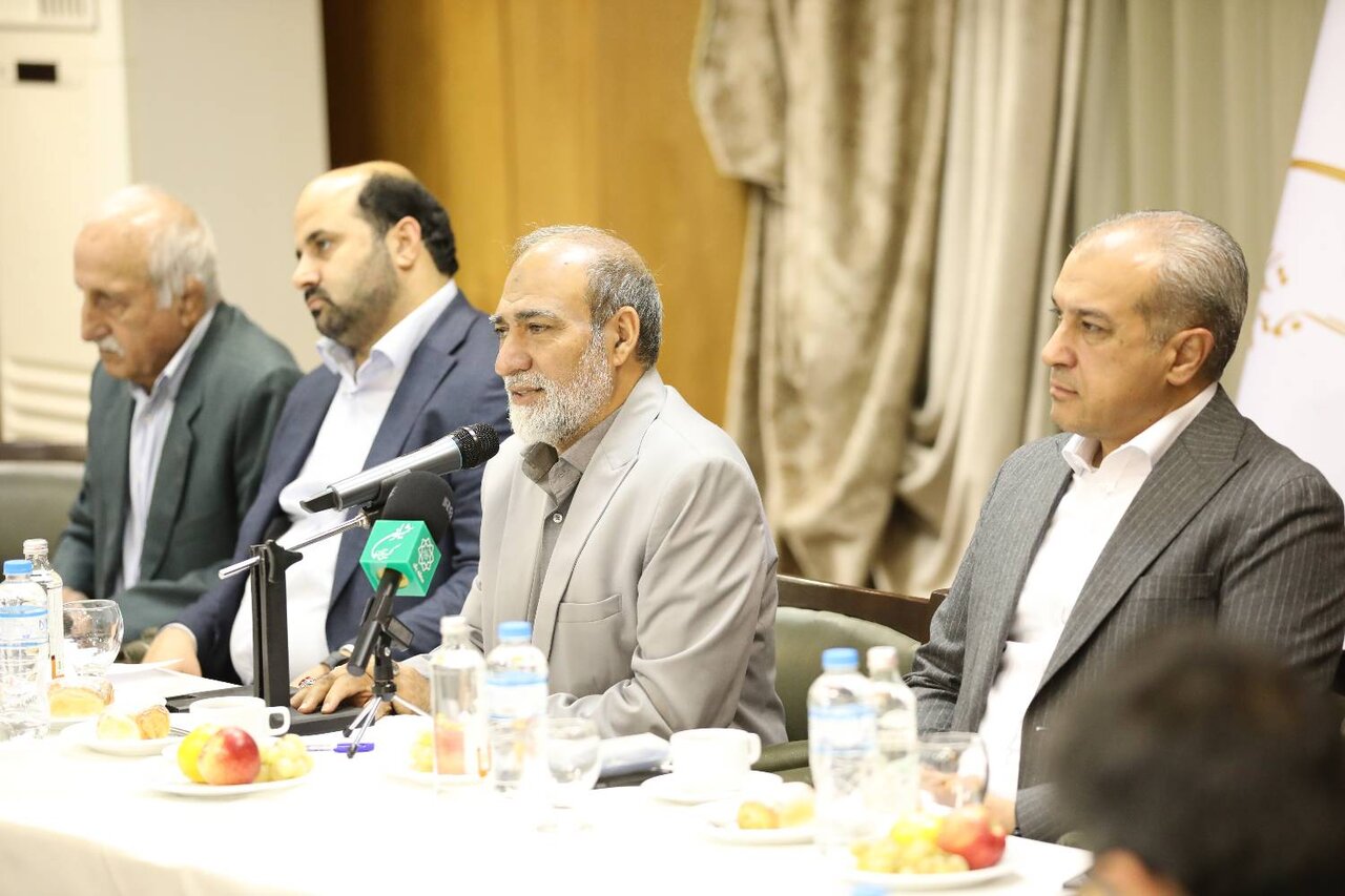 فروزنده در منطقه یک