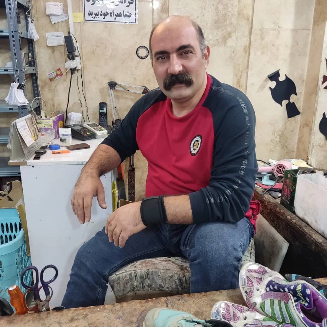 داستان کفاش کتونیهای در راه مانده و خسته | چگونه کتونی 400 میلیونی تعمیر می شود؟