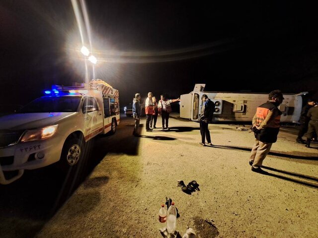 تصادف پرشیا با خودروی پاکبانان؛ ۴ کشته و ۹ مصدوم | راننده پرشیا حالت طبیعی نداشت تصادف