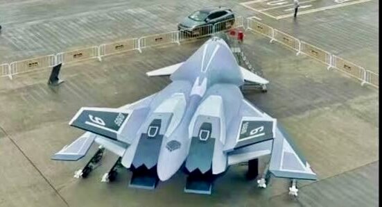 انتشار نخستین تصاویر پرواز جنگنده نسل ششم چین؛ اژدهای آهنی برای رقابت با F22 و F35 راهی آسمان‌ها شد 