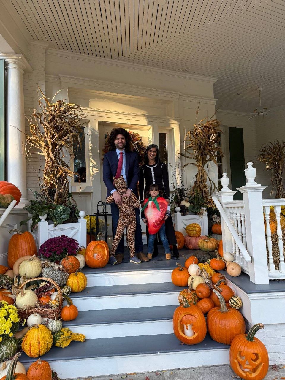 تیپ مثلا ترسناک معاون ترامپ و خانواده اش در جشن هالووین + تصاویر