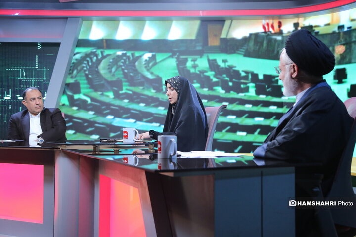 موضوع جدال شرق و غرب در برنامه زیر پوست مجلس