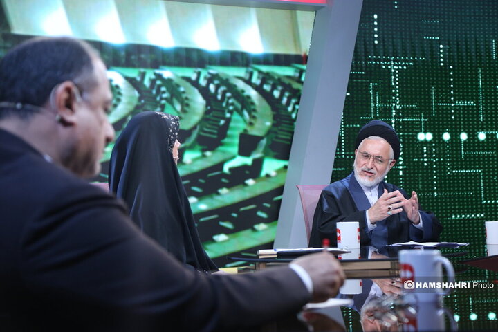 موضوع جدال شرق و غرب در برنامه زیر پوست مجلس