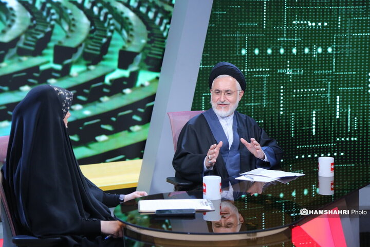 موضوع جدال شرق و غرب در برنامه زیر پوست مجلس