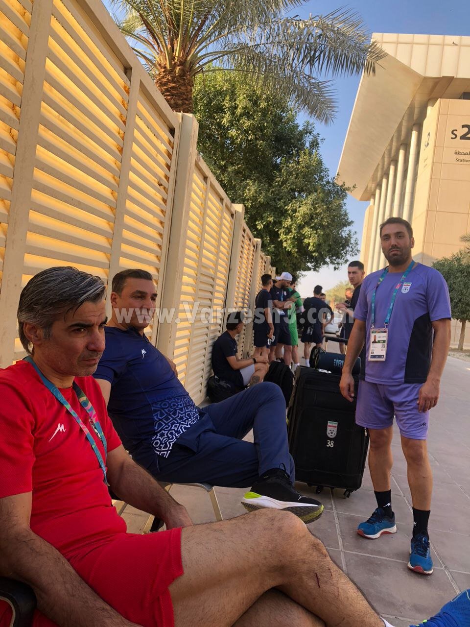 اتفاق تلخ؛ گاز گرفتگی وحید شمسایی و دستیارانش عربستان + عکس