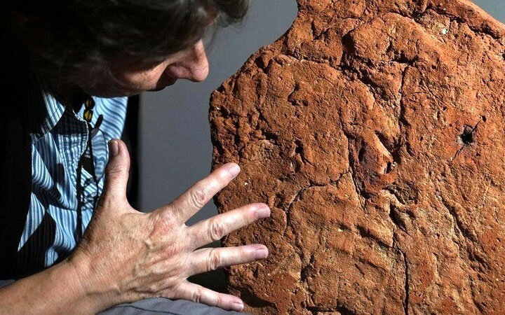 جای دست روی یک خانۀ روح ۴ هزار ساله! | عکس