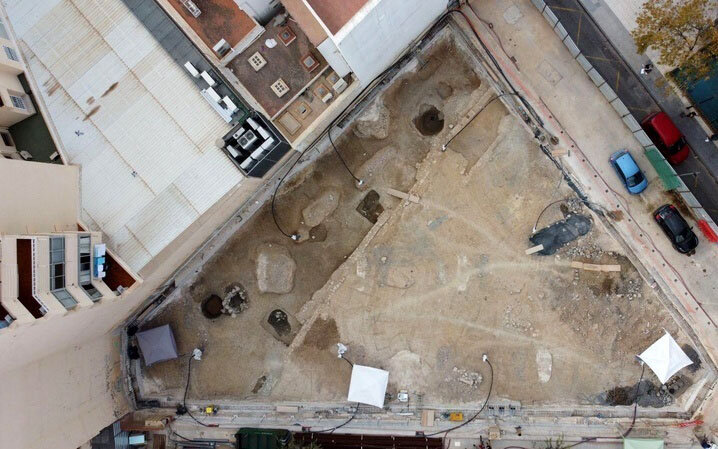 بیرون آمدن هرکول اسطوره‌ای از یک چاه پس از ۱۸۰۰ سال | عکس