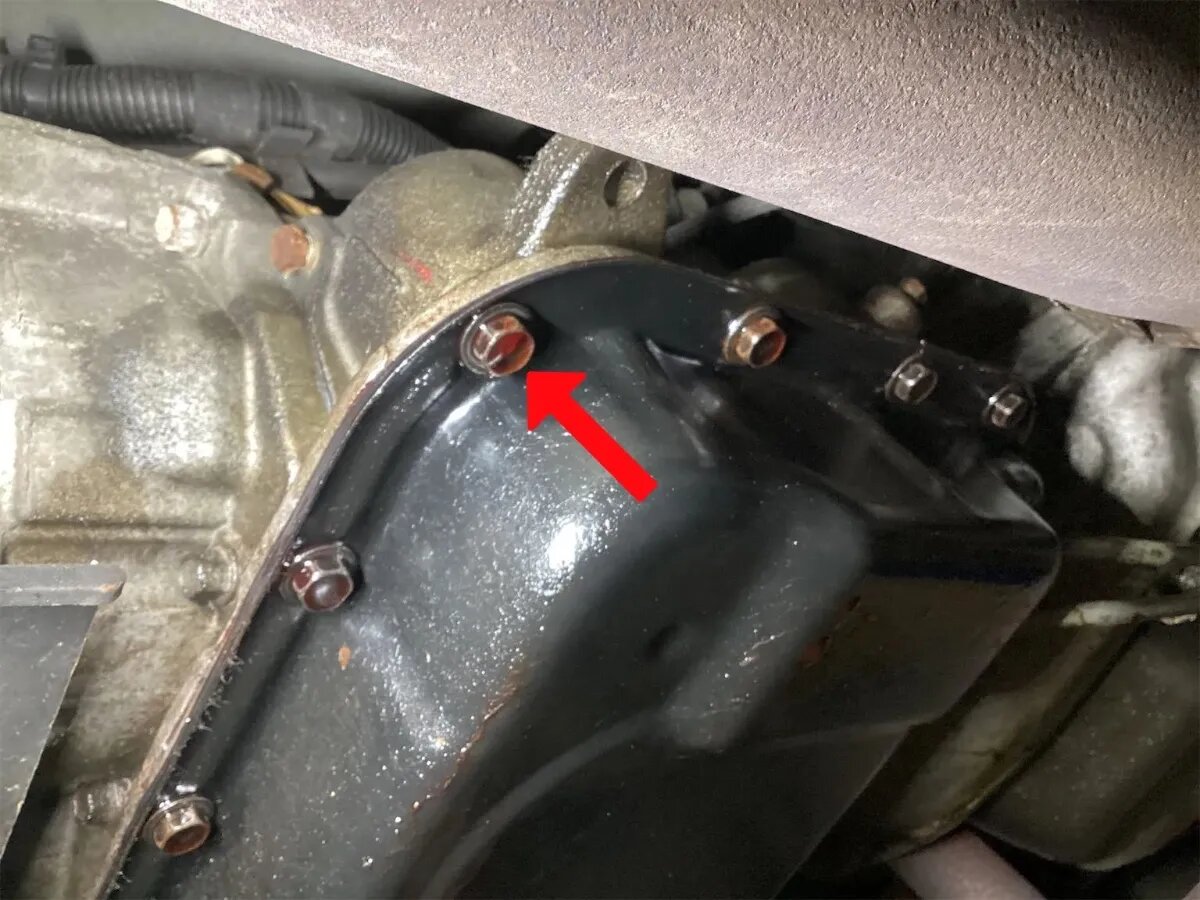 علت روغن ریزی گیربکس خودرو چیست ؟ | نشانههای روغن ریزی گیربکس خودرو + روش تعمیر و نگهداری