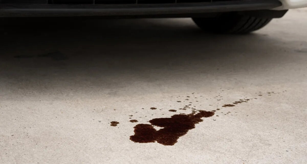 علت روغن ریزی گیربکس خودرو چیست ؟ | نشانههای روغن ریزی گیربکس خودرو + روش تعمیر و نگهداری