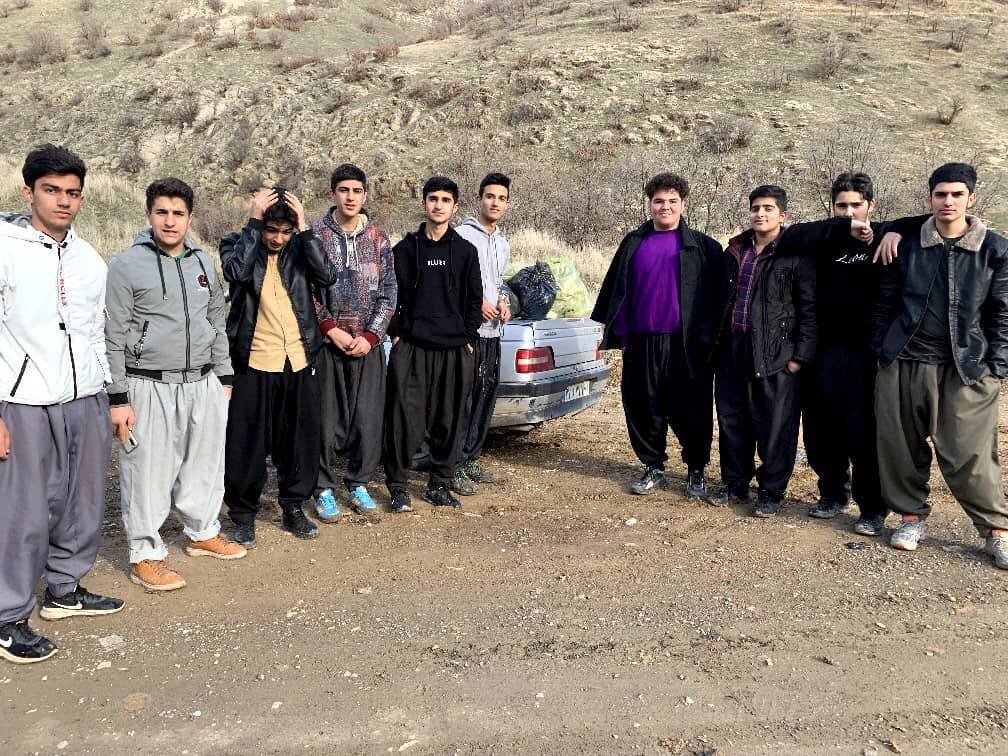 نگهبانان کوچک بلوطها | درباره کودکان یک روستا که همگی محیطبان جنگلهای بلوط شدهاند