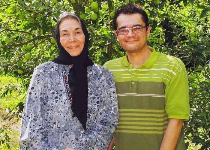 پروانه معصومی و پسرش
