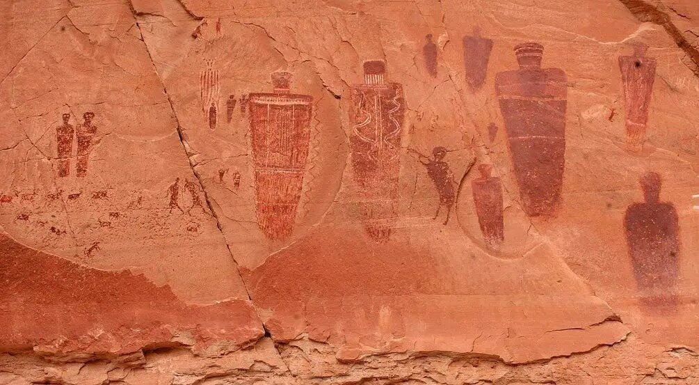 حضور بیگانگان در هزاران سال پیش در کتیبههای باستانی یوتا | عکس