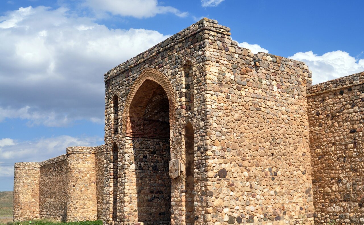 کاروانسراهای آهوان از ثبت جهانی خارج می شود؟ | توضیح مدیر کاروانسراهای ایران