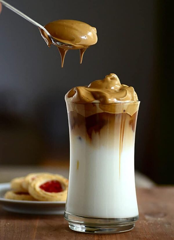 چگونه در خانه قهوه لوکس و گران کافی‌شاپی تهیه کنیم؟ ؛ دستورالعمل ساده و سریع